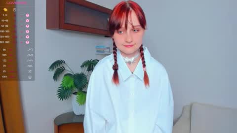 Snapshot of h0lyangel chatting on September 2025 06:53:01 PM Kelly Lilly online show from September 2025 06:53:01 PM