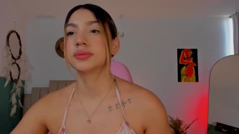 Snapshot of h3y_mia3 chatting on March 2026 06:12:01 PM Paulina online show from March 2026 06:12:01 PM