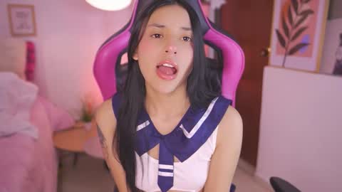 Hade online show from October 2025 06:39:02 PM