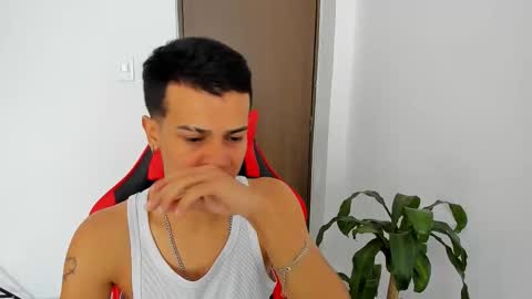 hades_horny_ online show from April 2026 05:32:02 PM