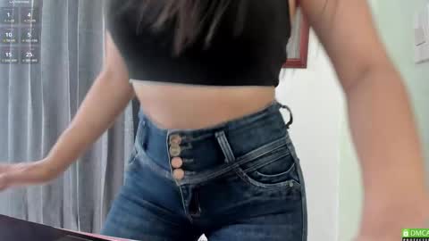 Hae-In online show from September 2025 04:28:01 PM