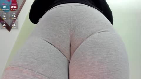 Hae-In online show from November 2025 08:20:01 AM