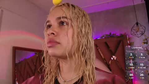 Snapshot of haelycute chatting on September 2025 11:15:01 AM Haely online show from September 2025 11:15:01 AM