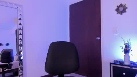 Kendal online show from September 2025 06:51:01 PM