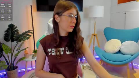 Hailey  Green online show from April 2026 09:01:02 PM