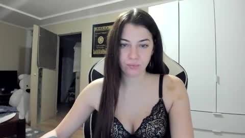 Snapshot of hailey_beauty chatting on November 2025 05:22:01 PM Sk pe Anya388109 online show from November 2025 05:22:01 PM