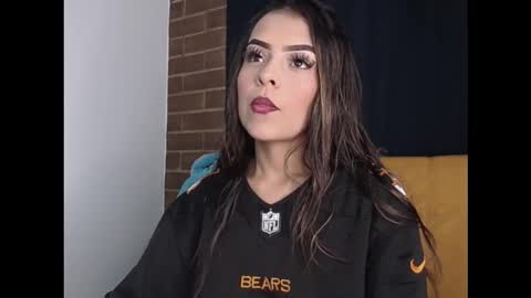 hailey_bri online show from November 2025 10:32:02 PM