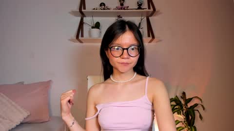 Hailey online show from February 2025 04:42:01 AM