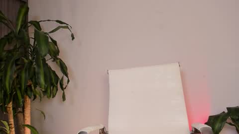 Hailey online show from October 2025 03:29:02 AM