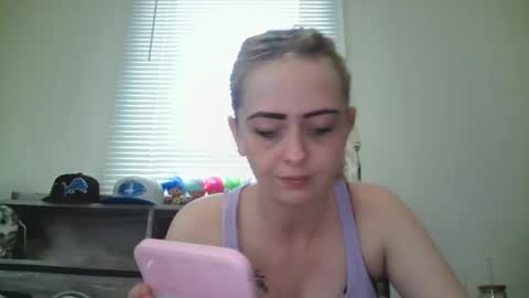 Snapshot of haileyakuma69 chatting on December 2024 08:55:02 PM Hailey and d online show from December 2024 08:55:02 PM