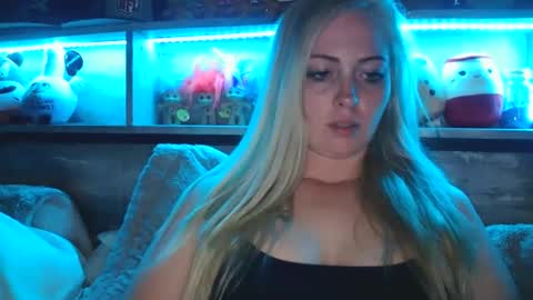 Hailey and d online show from October 2025 11:13:01 PM