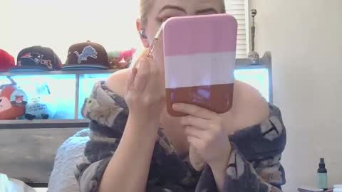 Hailey and d online show from December 2025 09:11:01 PM