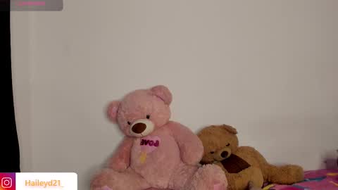 Snapshot of haileyduke chatting on March 2026 11:33:01 PM Hailey online show from March 2026 11:33:01 PM