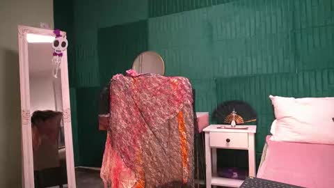 Hailey online show from October 2025 04:14:01 AM