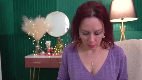 Hailey online show from December 2025 04:10:02 AM