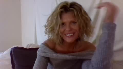 Snapshot of haileys123 chatting on December 2024 03:49:01 AM Hailey online show from December 2024 03:49:01 AM