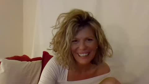 Snapshot of haileys123 chatting on January 2025 03:12:02 AM Hailey online show from January 2025 03:12:02 AM