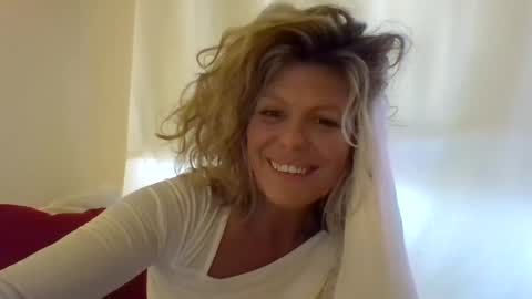 Snapshot of haileys123 chatting on February 2025 11:32:01 PM Hailey online show from February 2025 11:32:01 PM