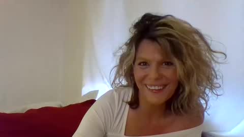 Snapshot of haileys123 chatting on March 2025 11:37:02 PM Hailey online show from March 2025 11:37:02 PM