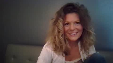 Snapshot of haileys123 chatting on November 2025 06:21:01 PM Hailey online show from November 2025 06:21:01 PM