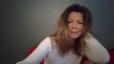 Snapshot of haileys123 chatting on December 2025 07:41:02 PM Hailey online show from December 2025 07:41:02 PM