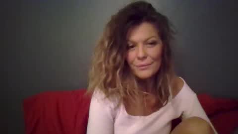 Snapshot of haileys123 chatting on December 2025 01:45:01 AM Hailey online show from December 2025 01:45:01 AM