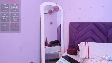 haileystonei online show from February 2025 12:03:02 PM