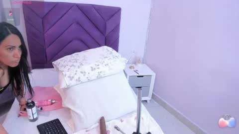 haileystonei online show from March 2025 11:50:01 AM