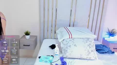 haileystonei online show from October 2025 11:40:01 AM