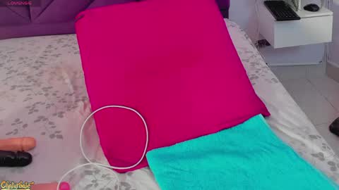 haileystonei online show from May 2026 12:02:02 PM