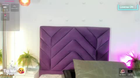 haileystonei online show from June 2026 12:00:02 PM