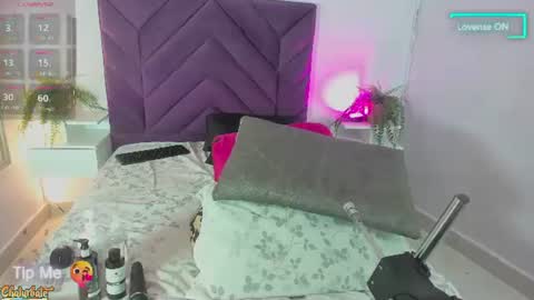 haileystonei online show from June 2026 11:42:01 AM