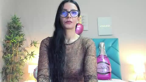 Hailey online show from November 2025 06:36:01 AM