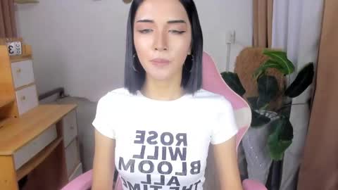 Snapshot of hailyourqueenofsatisfaction chatting on April 2026 09:54:01 AM Haily online show from April 2026 09:54:01 AM