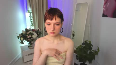 hairy_queeen online show from October 2025 01:17:02 PM