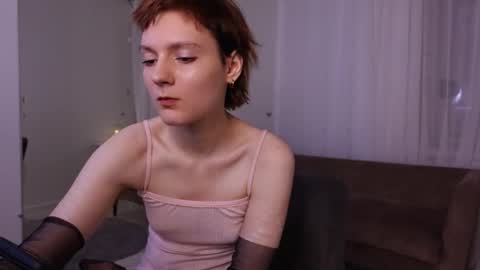 hairy_queeen online show from October 2025 03:53:01 PM