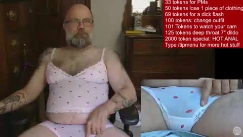 Snapshot of hairydaddybear69 chatting on June 2026 04:51:02 PM HairyDaddyBear69 online show from June 2026 04:51:02 PM
