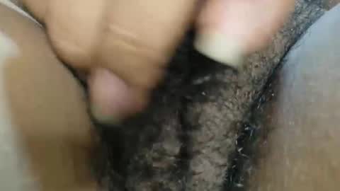 Snapshot of hairygirl83 chatting on November 2025 09:04:02 PM hairygirl83 online show from November 2025 09:04:02 PM