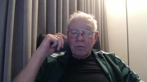 Snapshot of hairylover461681298 chatting on December 2024 11:03:01 PM hairylover461681298 online show from December 2024 11:03:01 PM