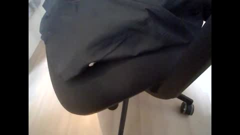 Snapshot of hairyman007 chatting on January 2025 10:22:01 AM hairyman007 online show from January 2025 10:22:01 AM