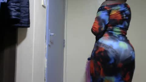 Snapshot of hairypussybigassy001 chatting on January 2025 07:21:01 PM hairypussybigassy001 online show from January 2025 07:21:01 PM
