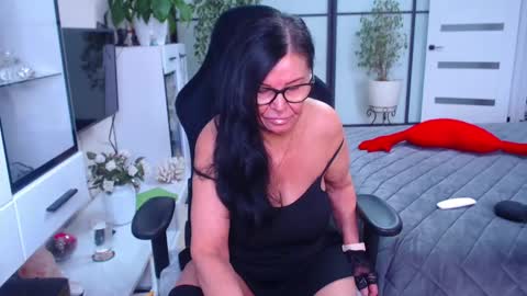 Snapshot of hairypussygranny chatting on February 2025 09:11:02 AM Monika online show from February 2025 09:11:02 AM