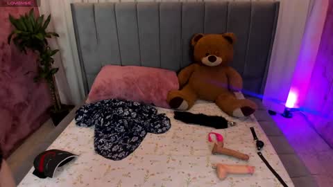 Snapshot of hakurukushka chatting on January 2025 04:12:02 PM Haku Please help me with your thumbs up its important online show from January 2025 04:12:02 PM