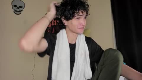 Snapshot of halan_jr chatting on December 2025 11:32:02 PM halan online show from December 2025 11:32:02 PM