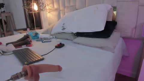 Snapshot of halie728 chatting on October 2025 02:58:02 AM Halie online show from October 2025 02:58:02 AM