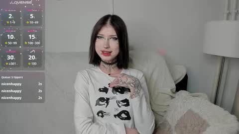 LunaandSara online show from March 2026 02:21:01 PM