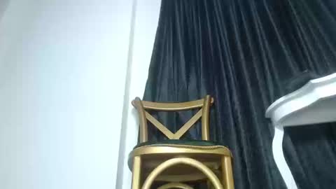 Snapshot of halley_raven chatting on September 2025 08:33:01 PM Halley Raven online show from September 2025 08:33:01 PM