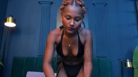 Snapshot of halleylorens chatting on September 2025 07:17:02 PM Halley Lorens online show from September 2025 07:17:02 PM