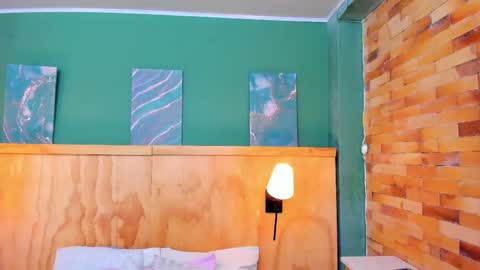Halley Lorens online show from April 2026 07:08:02 PM