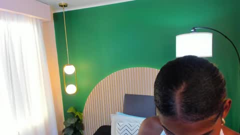 Halley Lorens online show from May 2026 06:45:01 PM